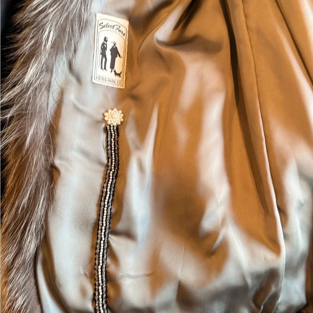 Pristine Custom Vintage Silver Fox Fur Coat - Picture 5 of 15
